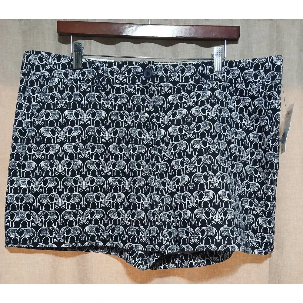 Crown & Ivy Navy White Elephant Print Shorts Womens 16 Essentials Preppy Summer